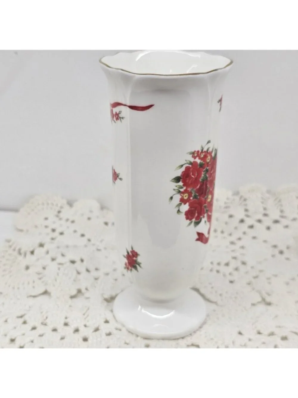 Lefton Porcelain Vase Red Flowers Vintage 1990 #07566 Floral Gold Trim